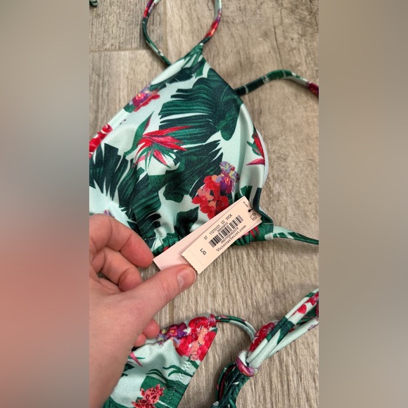 Victoria's Secret Blue Palms Tropical Print String Bikini NWT size L - Picture 9 of 11